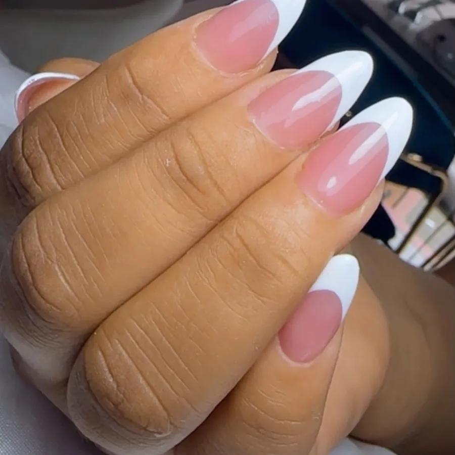 Uñas después: french almendra