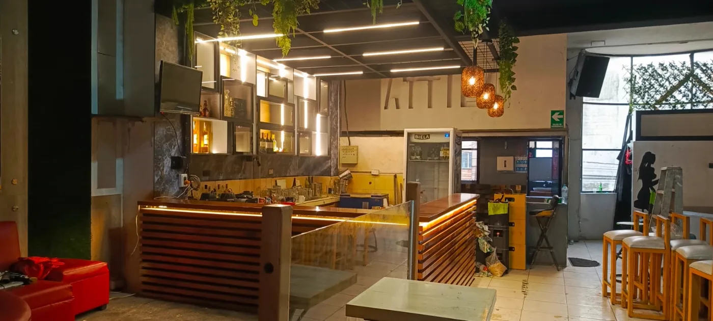 Bar ya construido
